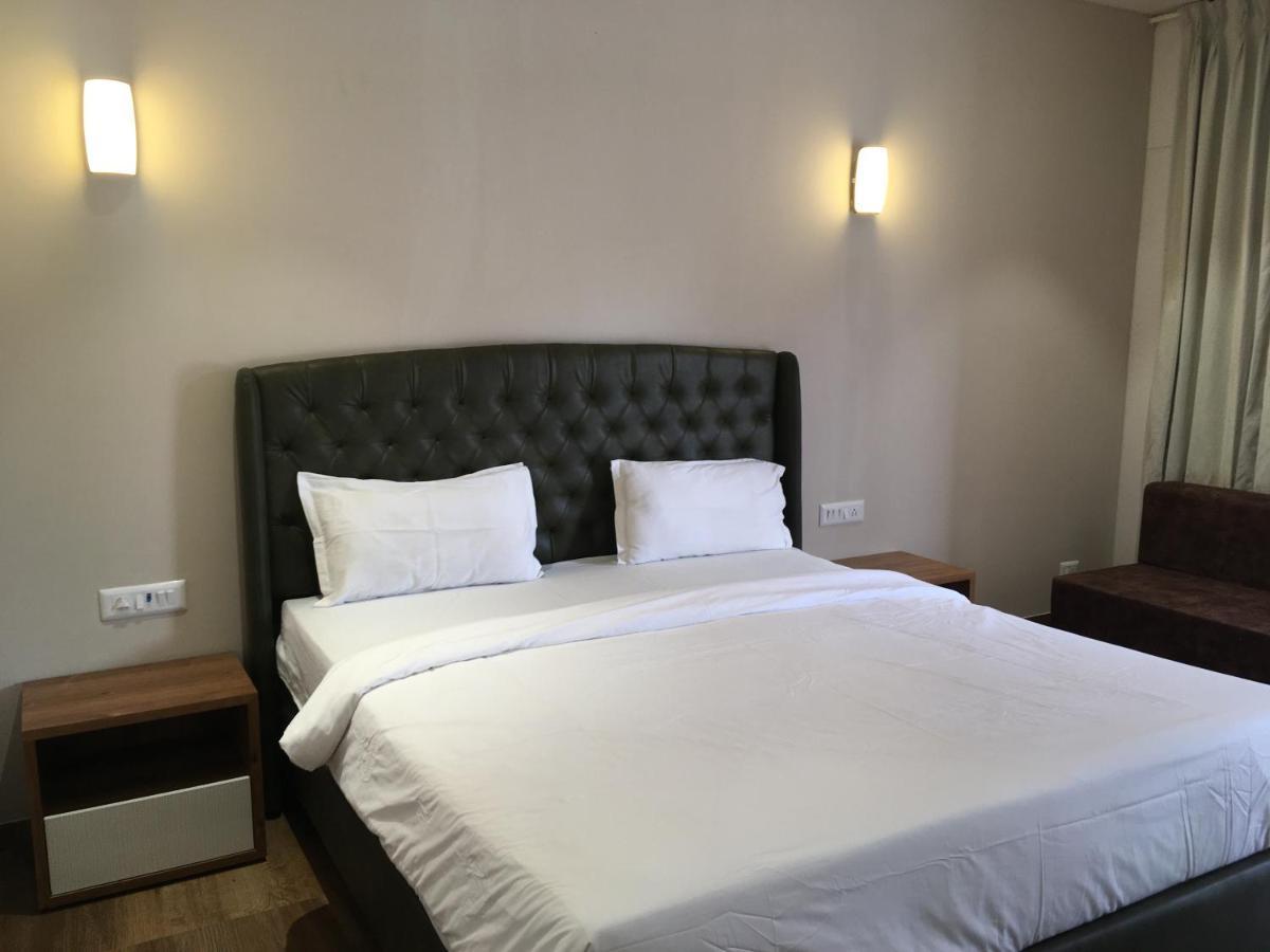 Vits Daman Devka Beach Екстер'єр фото